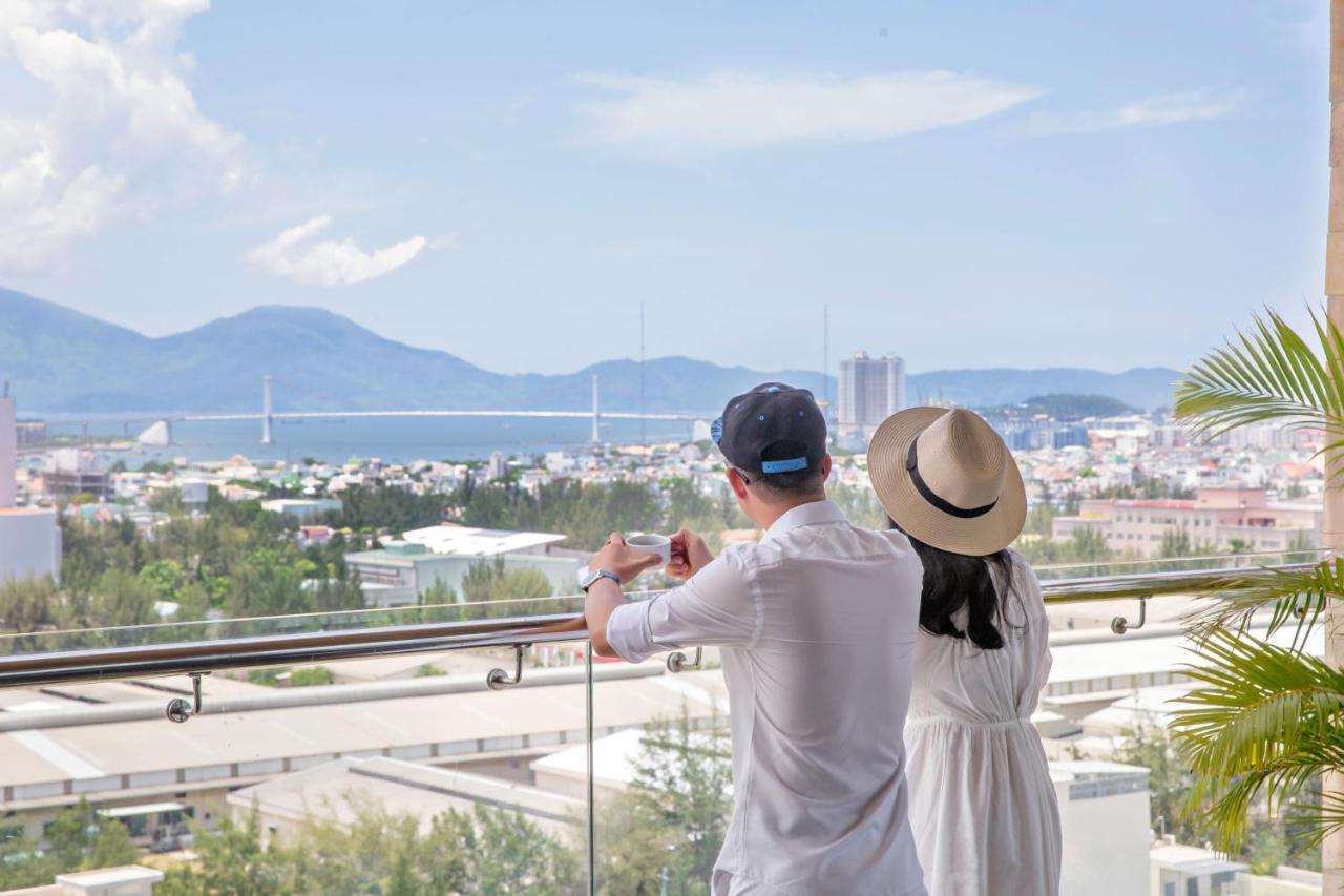 Bliss Luxury Hotel Da Nang Exterior foto