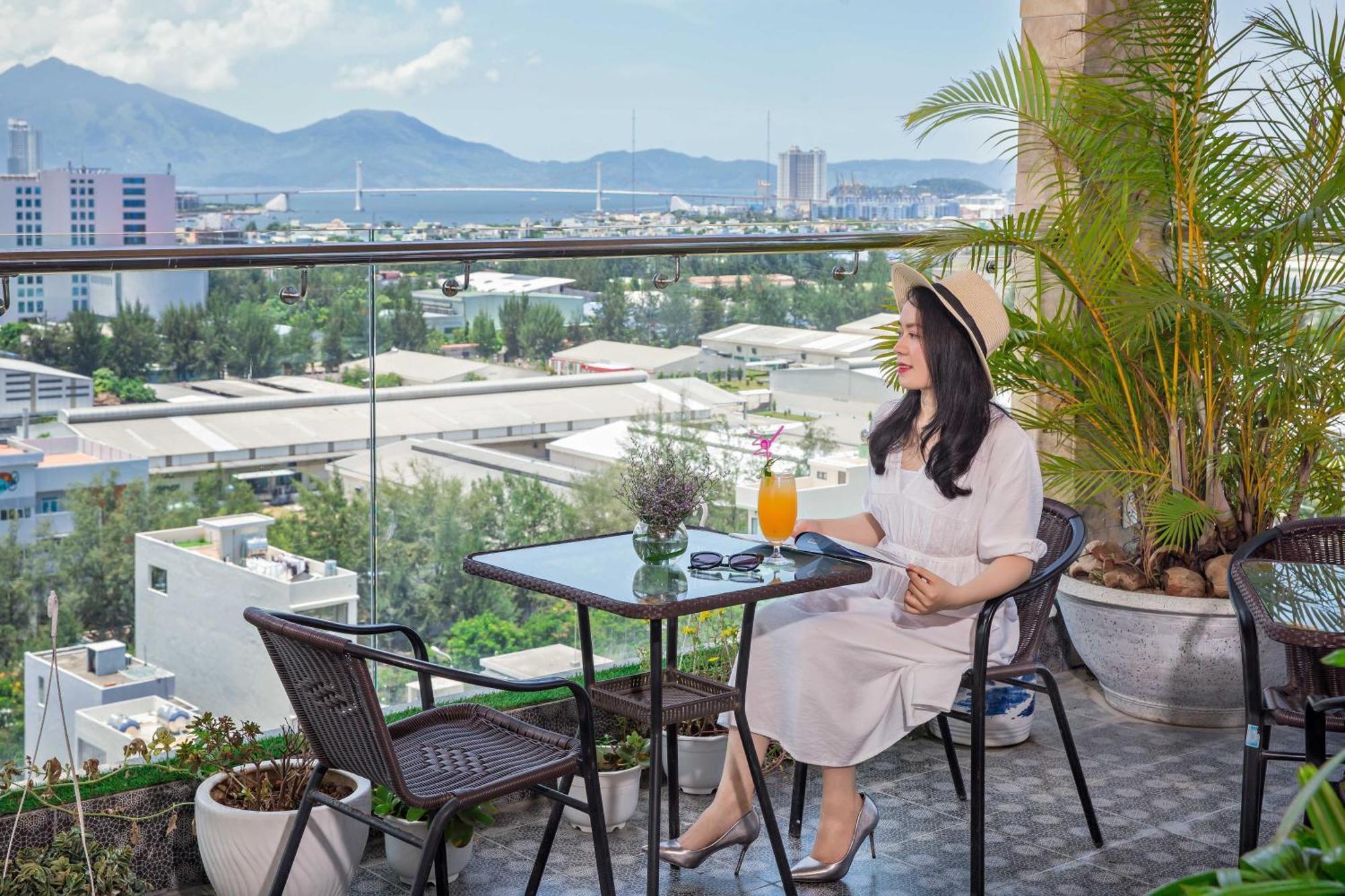 Bliss Luxury Hotel Da Nang Exterior foto